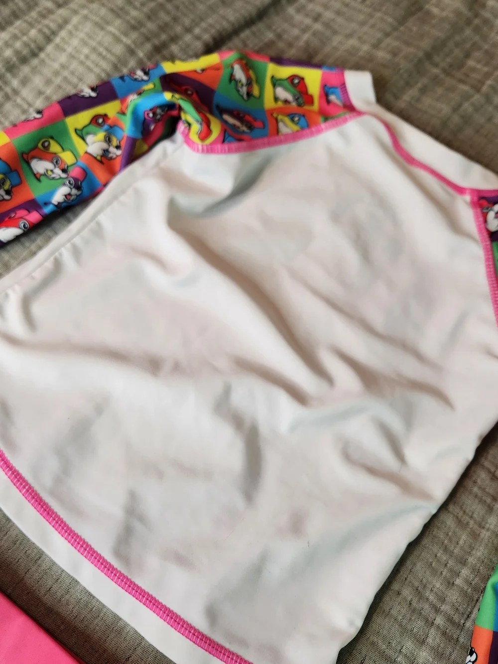 Buc-ee's Kids Two-Piece Rash Guard Swimsuit - White & Pink 18 Months